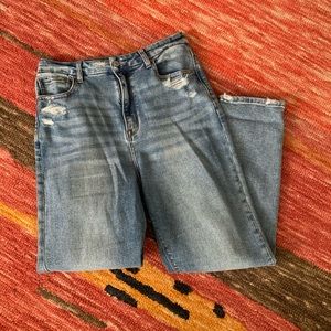 American Eagle Stretch Curvy Mom Jean-light denim